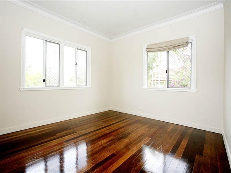 60 Seville Road, Holland Park QLD 4121