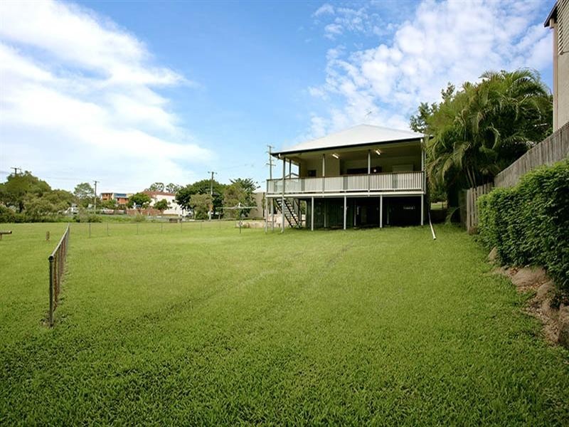 56 Barnes Avenue, Coorparoo QLD 4151