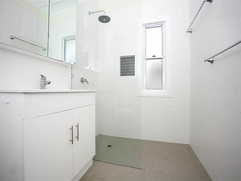 56 Barnes Avenue, Coorparoo QLD 4151