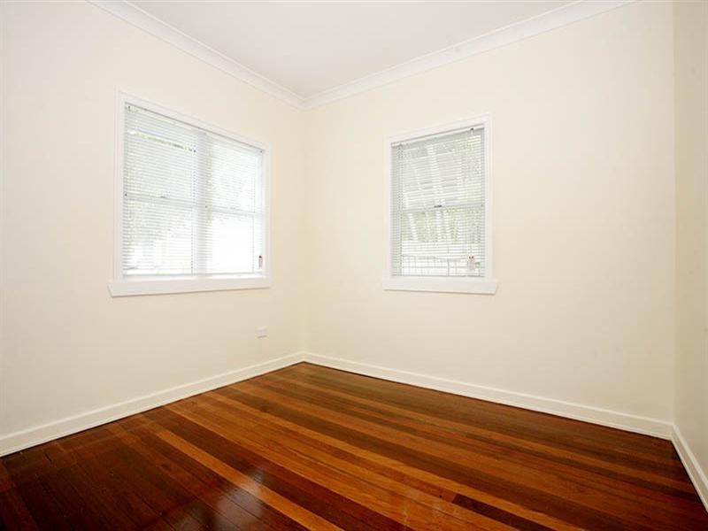 56 Barnes Avenue, Coorparoo QLD 4151