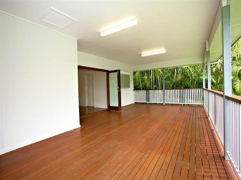 56 Barnes Avenue, Coorparoo QLD 4151