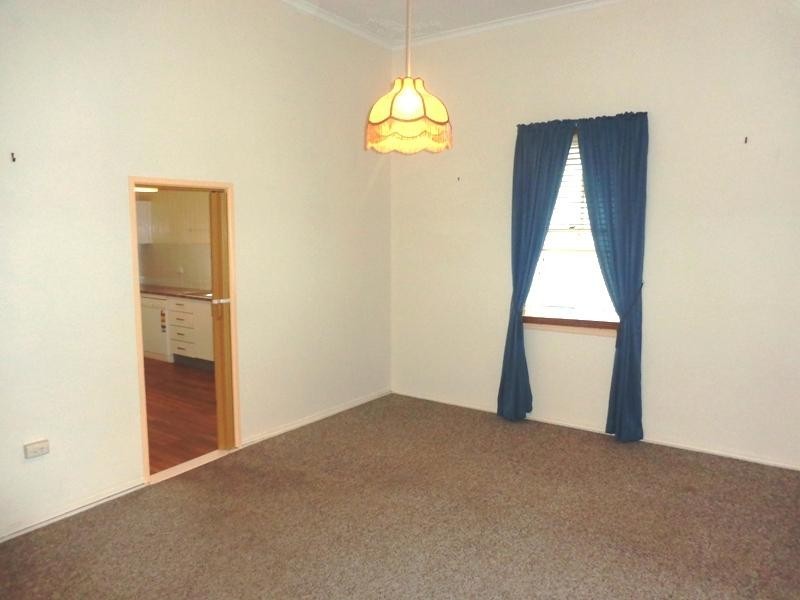 93 Old Cleveland Road, Greenslopes QLD 4120