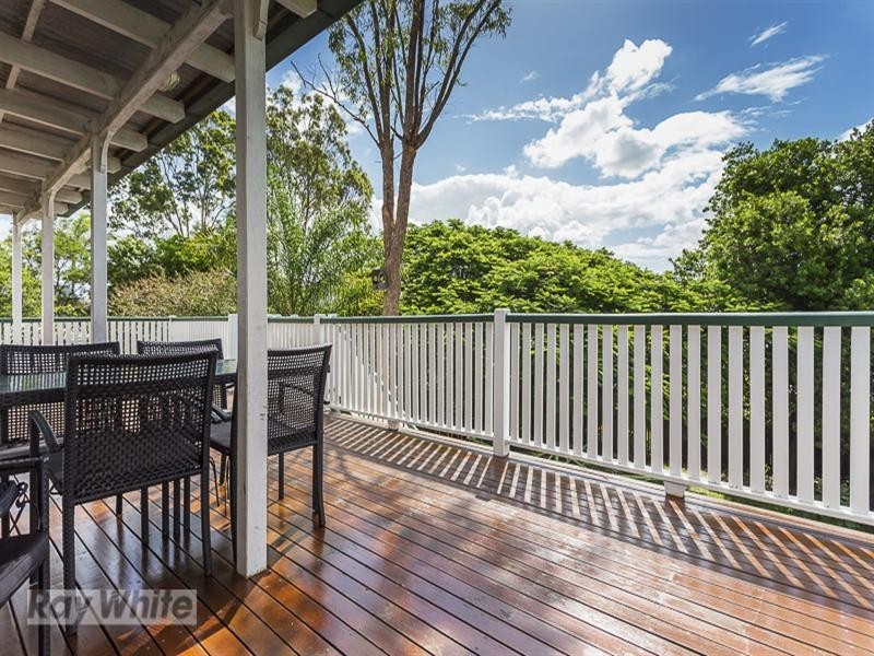 50 Raff Avenue, Holland Park QLD 4121