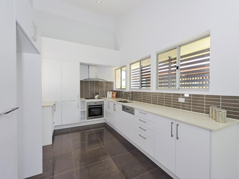 49 Waverley Road, Camp Hill QLD 4152