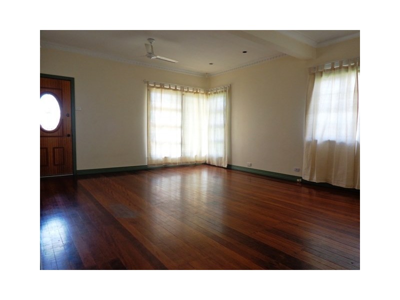 1 Blackwood Avenue, Cannon Hill QLD 4170