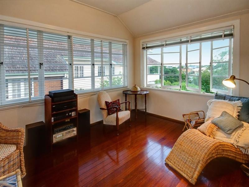6 Letchworth Road, Coorparoo QLD 4151