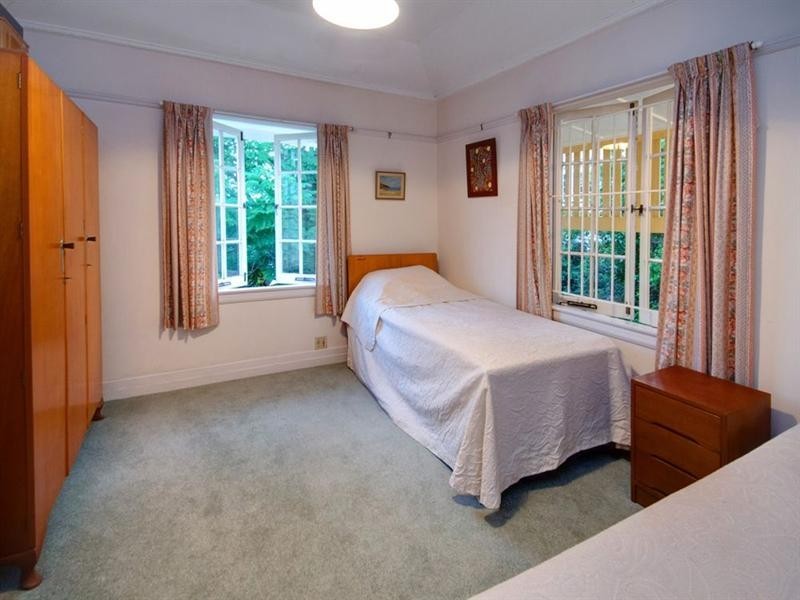 6 Letchworth Road, Coorparoo QLD 4151