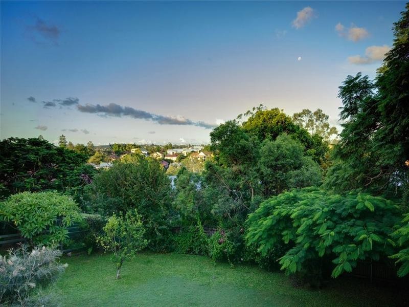 6 Letchworth Road, Coorparoo QLD 4151