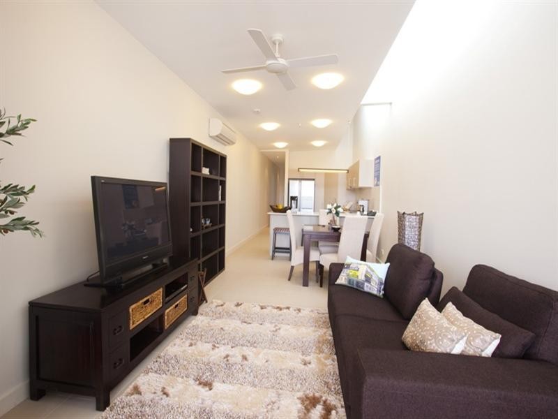 2/635 Logan Road, Greenslopes QLD 4120