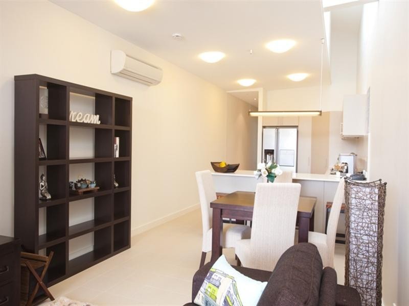 2/635 Logan Road, Greenslopes QLD 4120