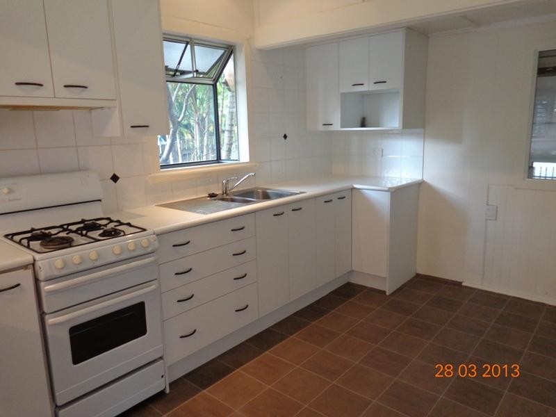 16 Long Street, Camp Hill QLD 4152