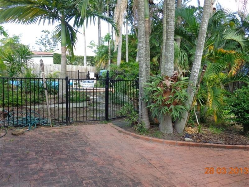 16 Long Street, Camp Hill QLD 4152