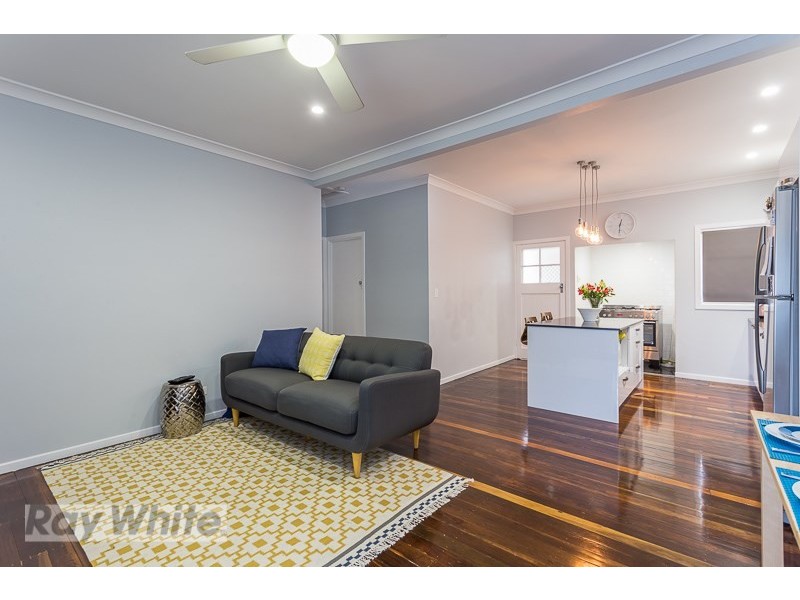 202 Oates Avenue, Holland Park QLD 4121