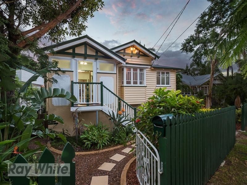 32 Raby Road, Coorparoo QLD 4151