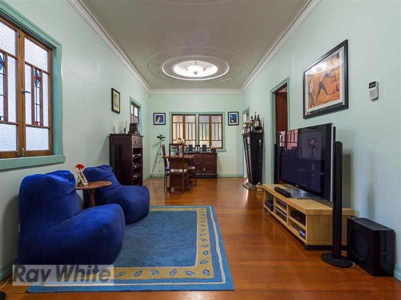 32 Raby Road, Coorparoo QLD 4151