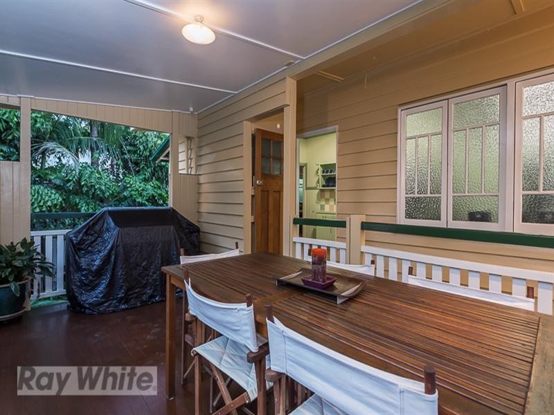 32 Raby Road, Coorparoo QLD 4151