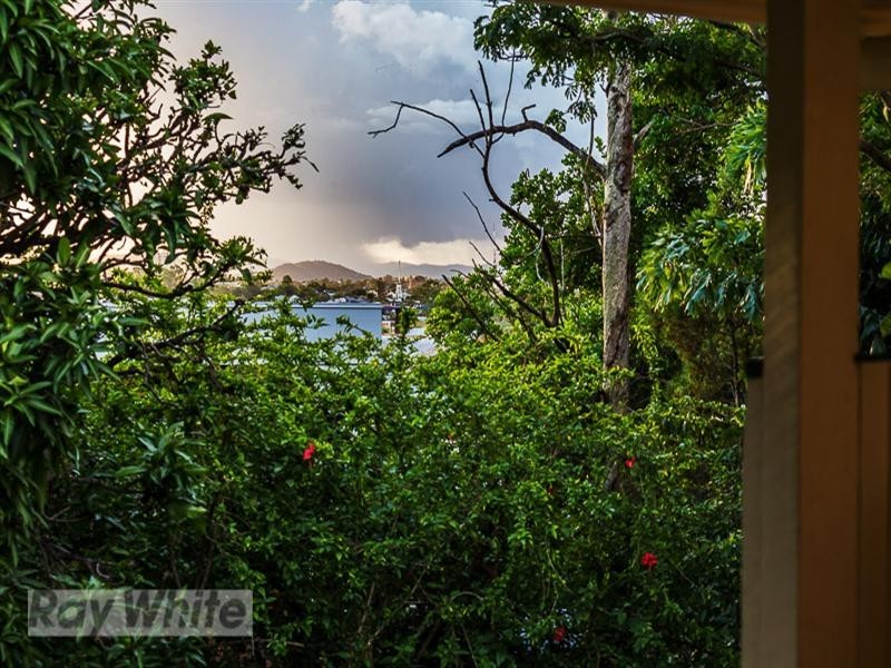 32 Raby Road, Coorparoo QLD 4151