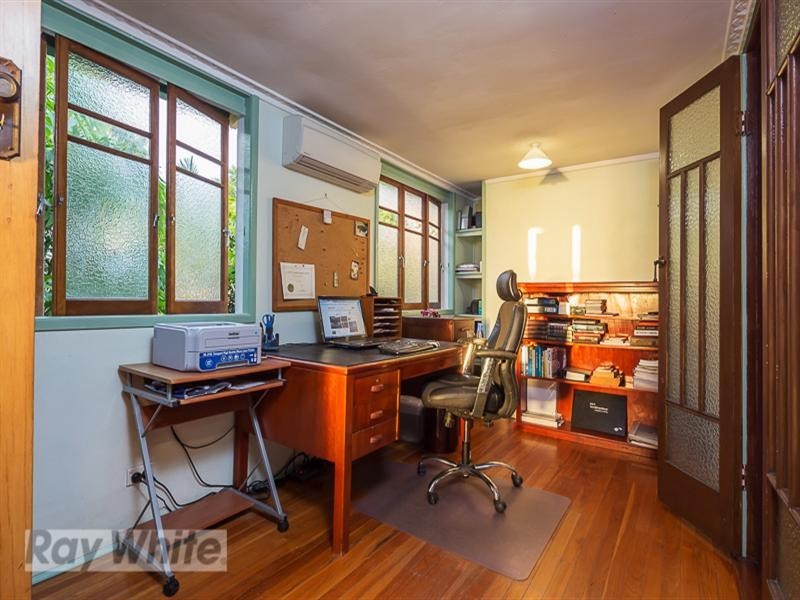 32 Raby Road, Coorparoo QLD 4151