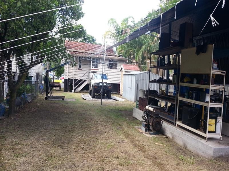 15 Logan Street, Greenslopes QLD 4120