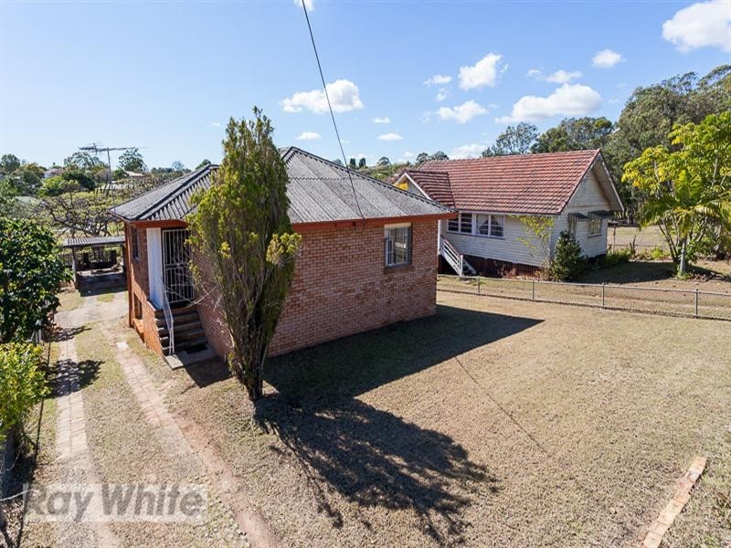 1124 Logan Road, Holland Park QLD 4121