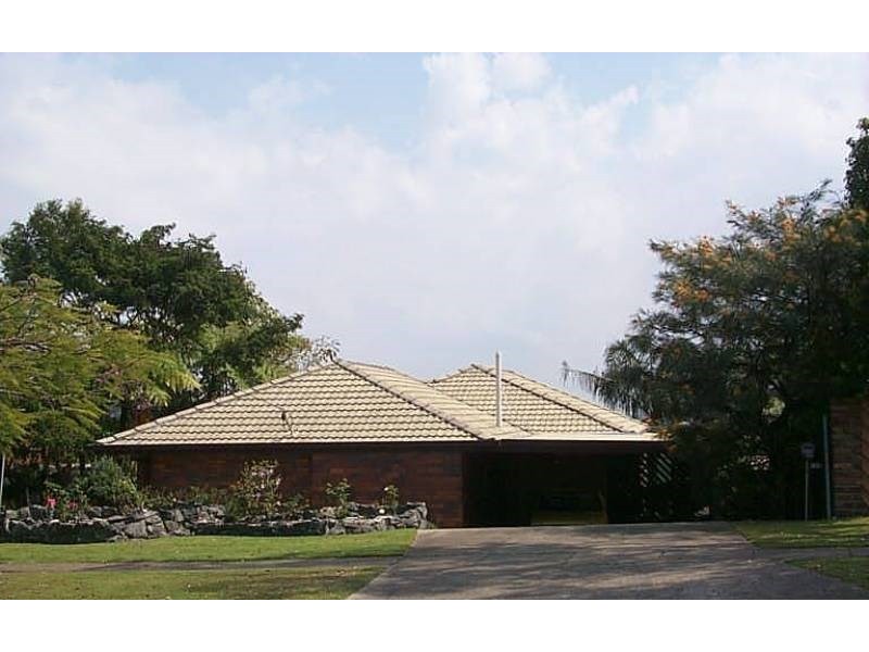 585 Cavendish Road, Coorparoo QLD 4151