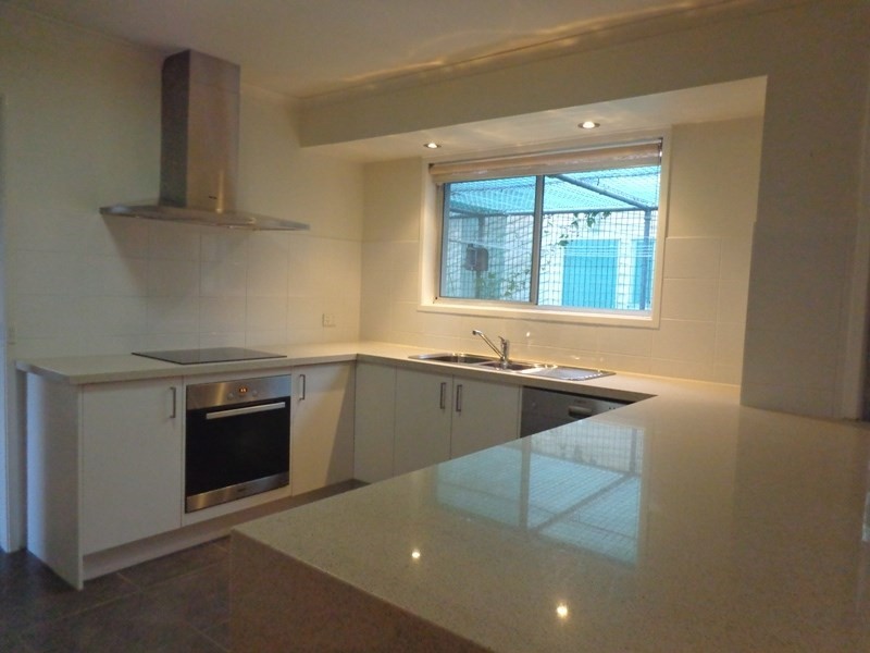 585 Cavendish Road, Coorparoo QLD 4151