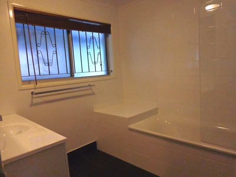 585 Cavendish Road, Coorparoo QLD 4151