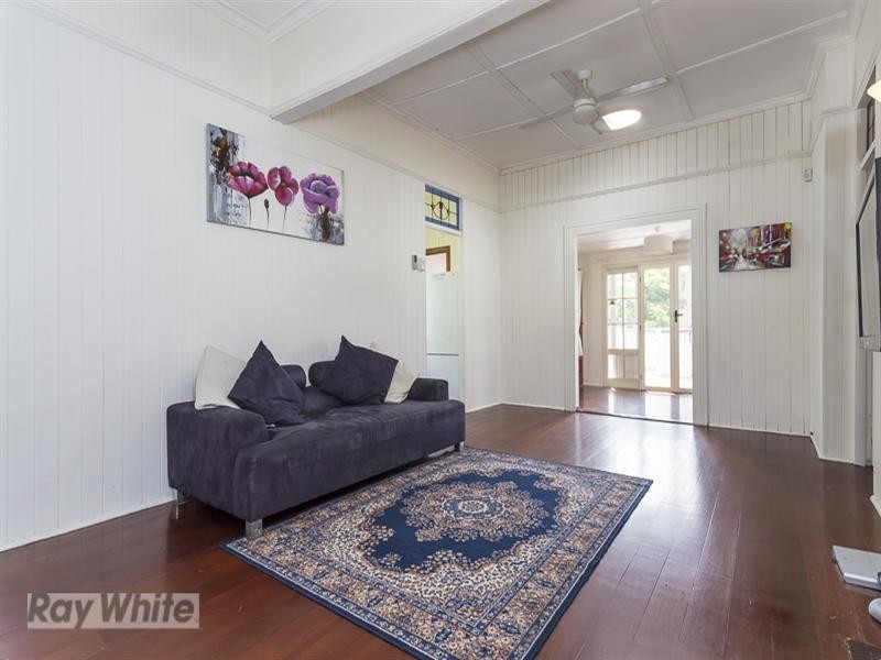 50 Raff Avenue, Holland Park QLD 4121