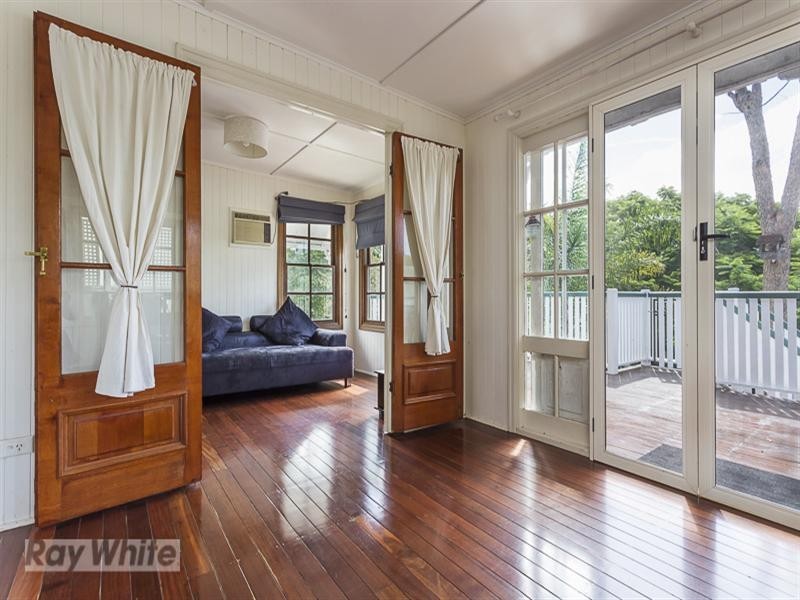 50 Raff Avenue, Holland Park QLD 4121