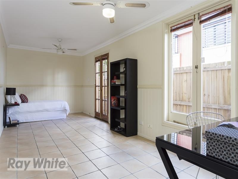 1/274 Cavendish Road, Coorparoo QLD 4151