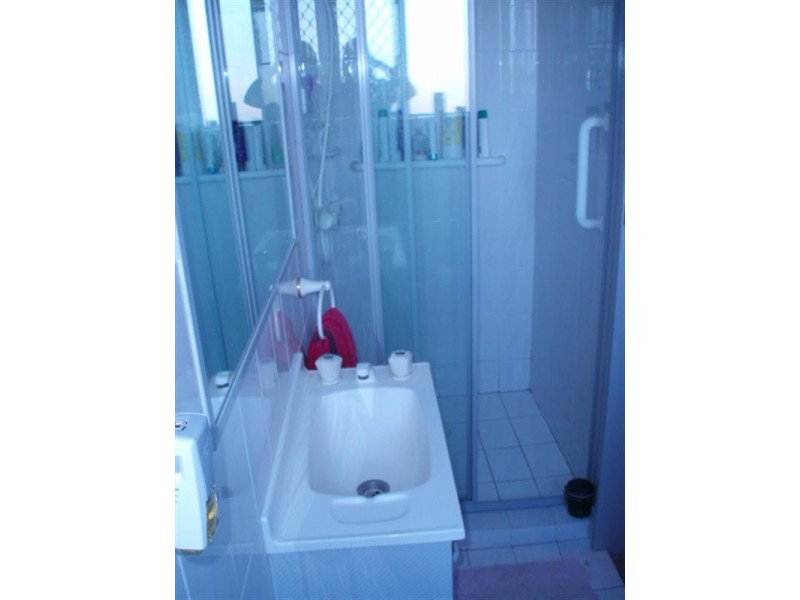 4/63 Shakespeare Street, Coorparoo QLD 4151