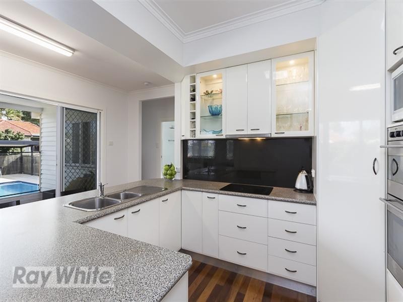 13 Arrowsmith Street, Camp Hill QLD 4152