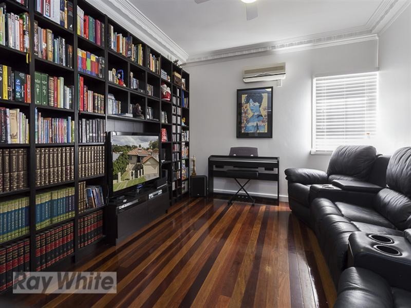 13 Arrowsmith Street, Camp Hill QLD 4152