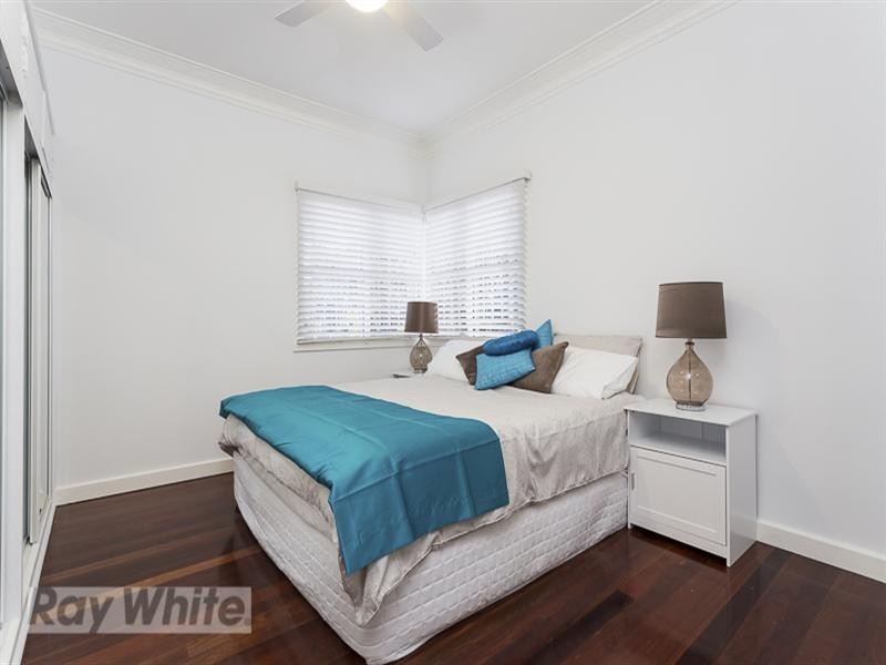 13 Arrowsmith Street, Camp Hill QLD 4152