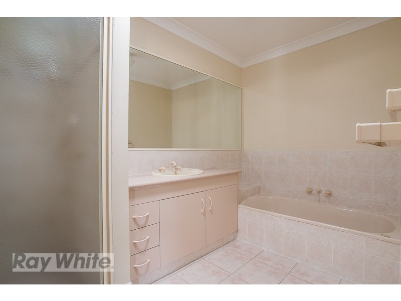 16 Pembridge Place, Carindale QLD 4152