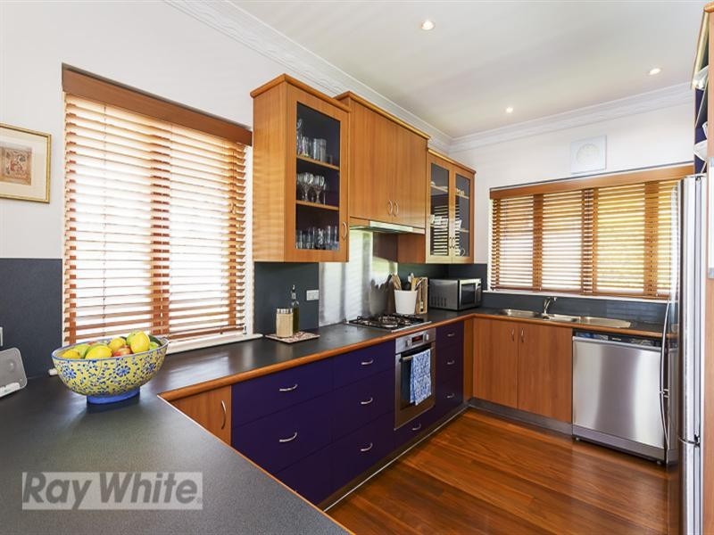 2 Oxley Drive, Holland Park QLD 4121