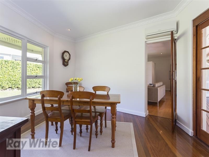 2 Oxley Drive, Holland Park QLD 4121