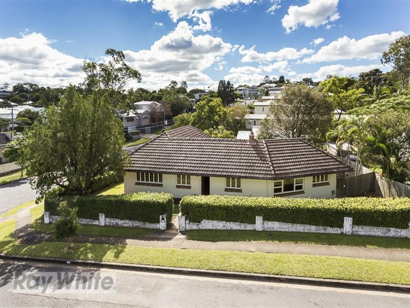 2 Oxley Drive, Holland Park QLD 4121