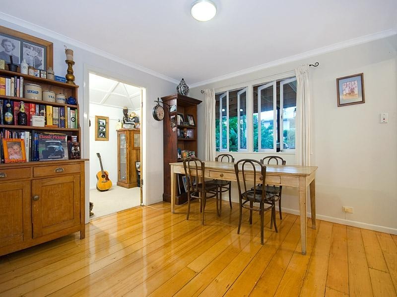 23 Tenth Avenue, Coorparoo QLD 4151