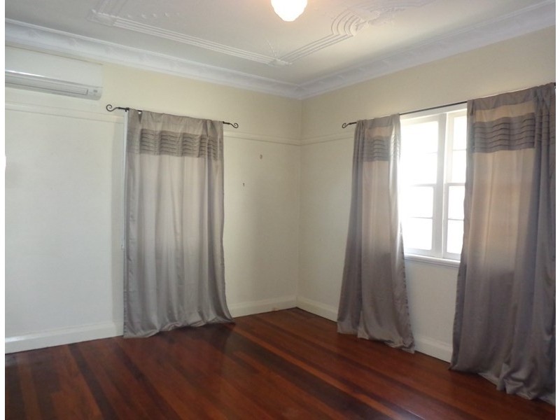 4 Nelson Street, Coorparoo QLD 4151