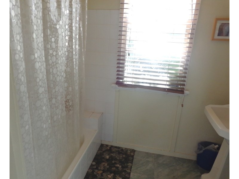 4 Nelson Street, Coorparoo QLD 4151