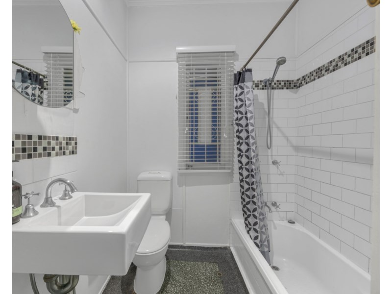 86 Lade Street, Coorparoo QLD 4151