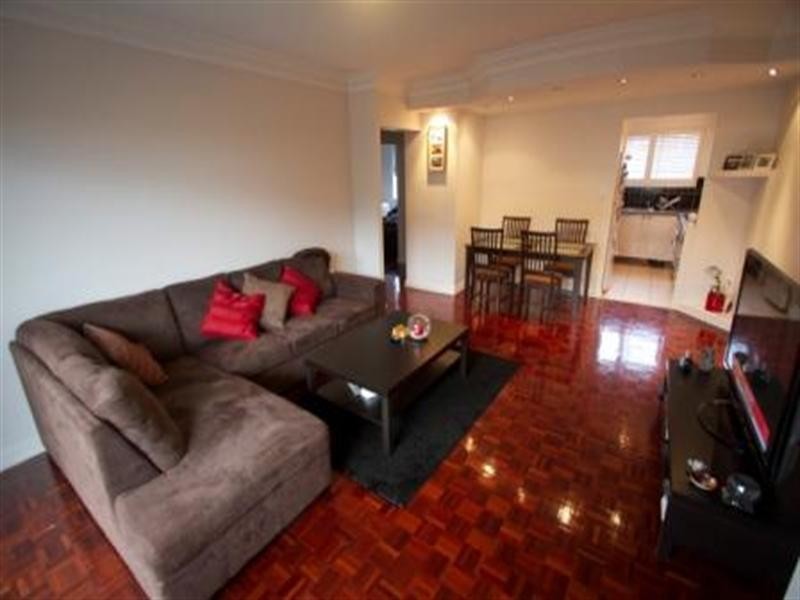 2/77 Kitchener Street, Coorparoo QLD 4151