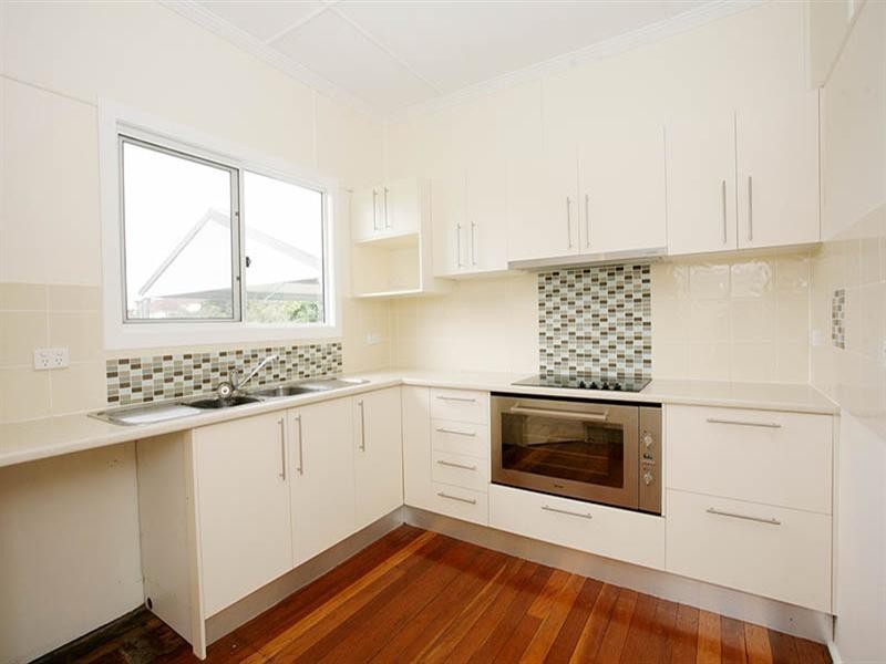56 Barnes Avenue, Coorparoo QLD 4151