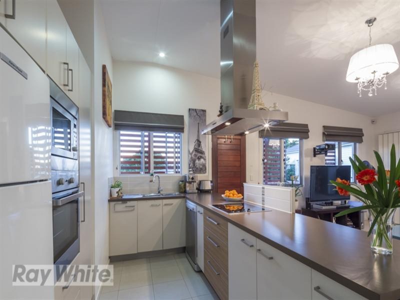1/2 Birch Street, Greenslopes QLD 4120