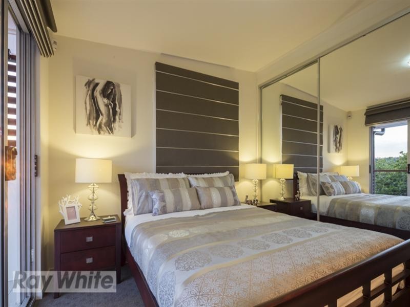 1/2 Birch Street, Greenslopes QLD 4120