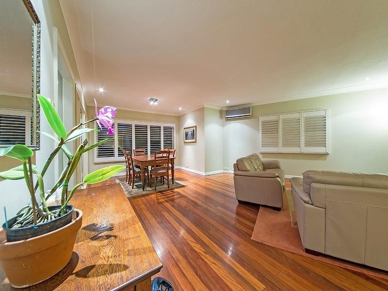 15 Springleigh Street, Coorparoo QLD 4151