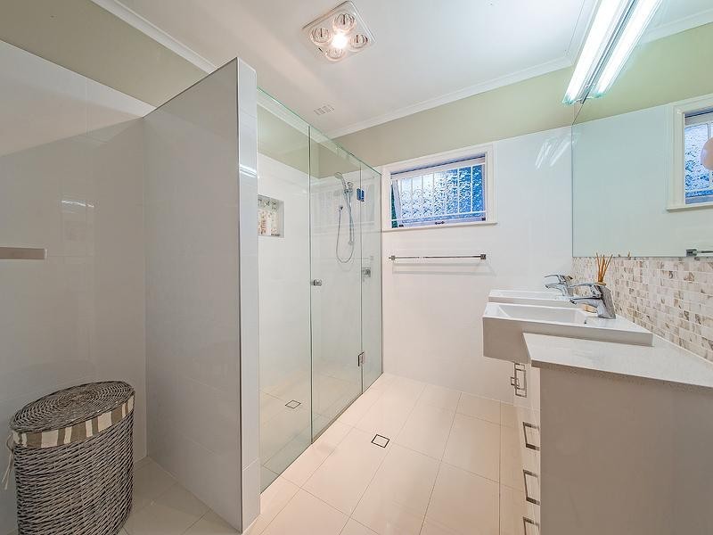 15 Springleigh Street, Coorparoo QLD 4151