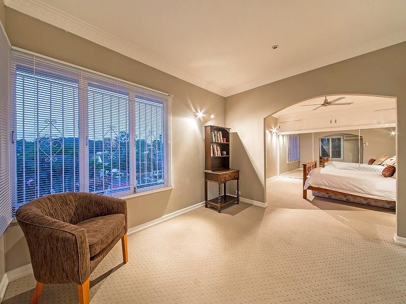 15 Springleigh Street, Coorparoo QLD 4151