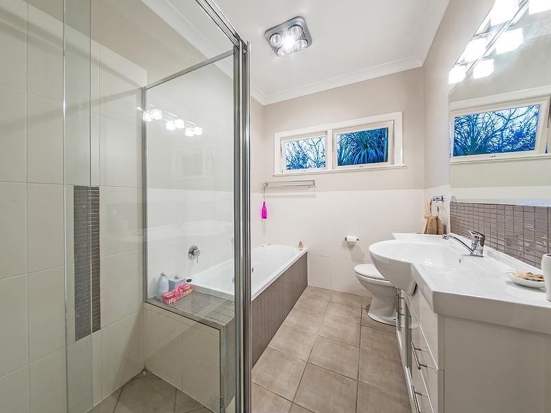 15 Springleigh Street, Coorparoo QLD 4151